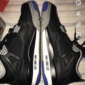 PREOWNED Jordan 4  Retro Alternates